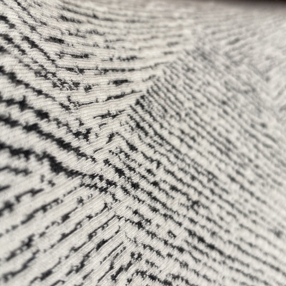 Theory Textured Turtleneck Sweater in Size S - Picture 6 of 10